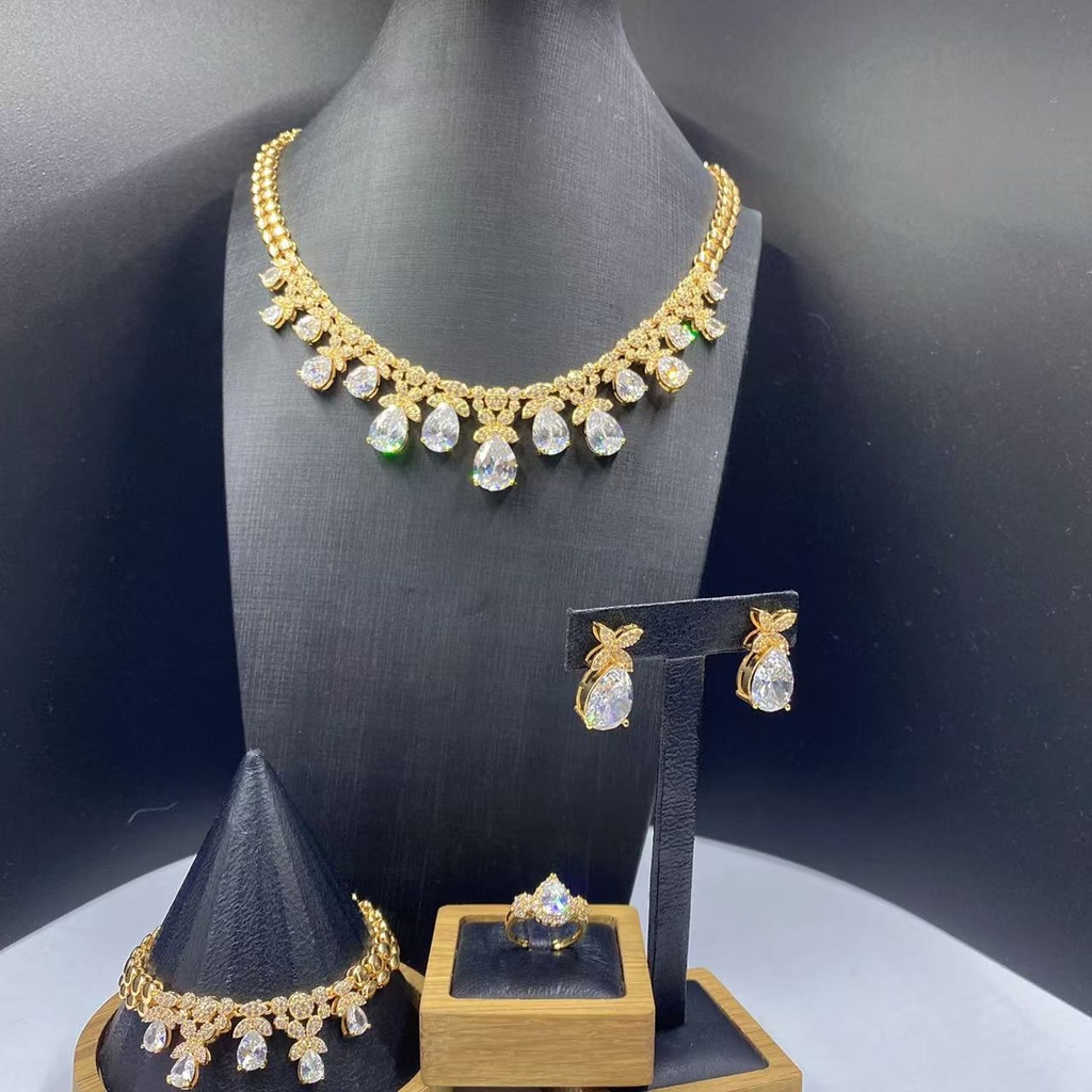 [MIMMS-20250701-0061] Box Chain Crystal Bracelet