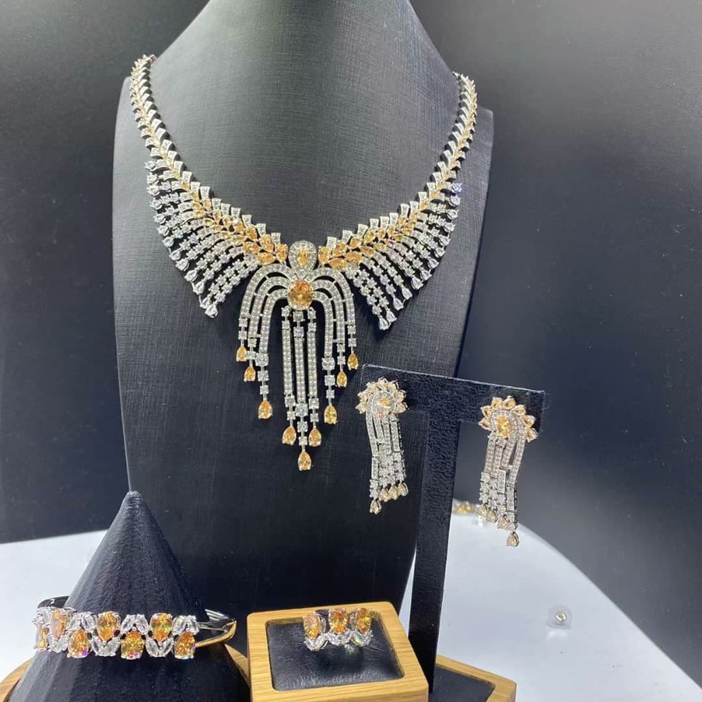 [MIMMS-20250701-0068] Stackable Gold Bangle Set