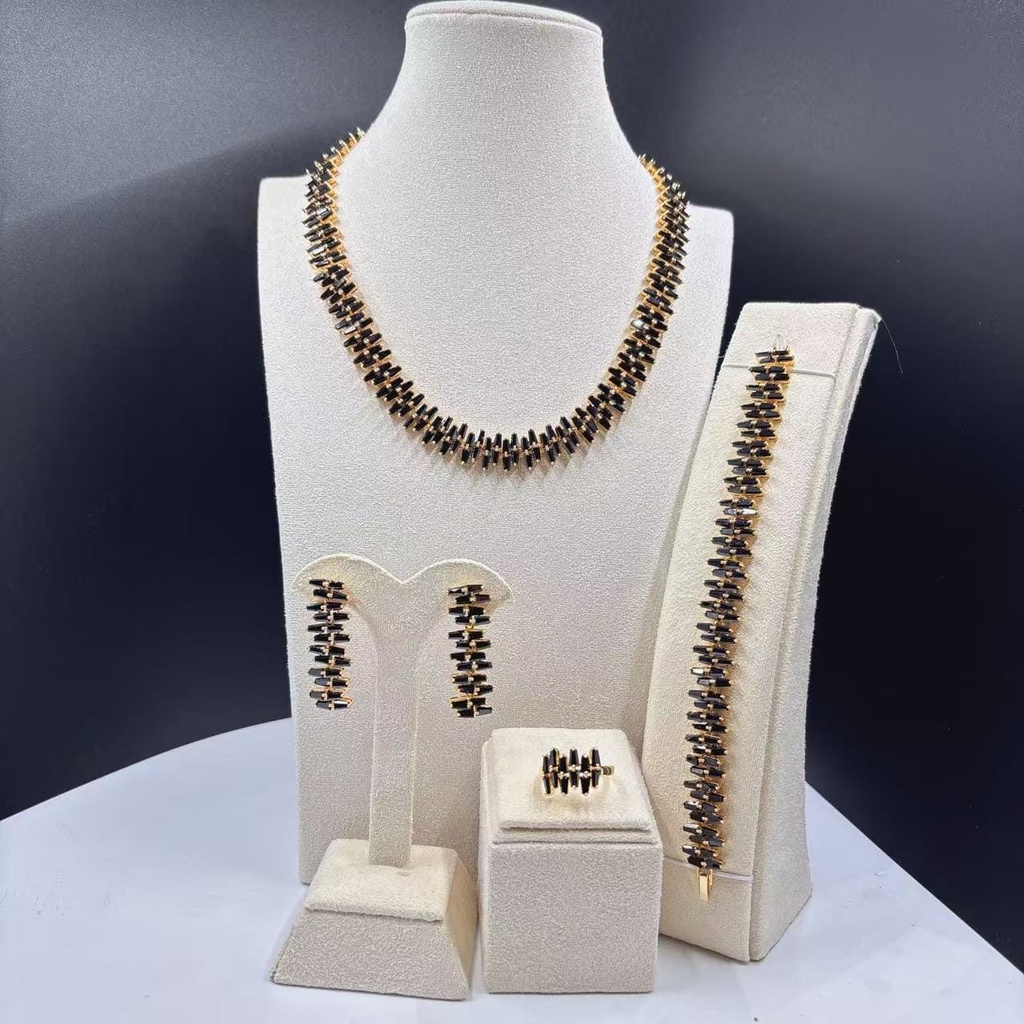 [MIMMS-20250701-0105] Midnight Sapphire Strand