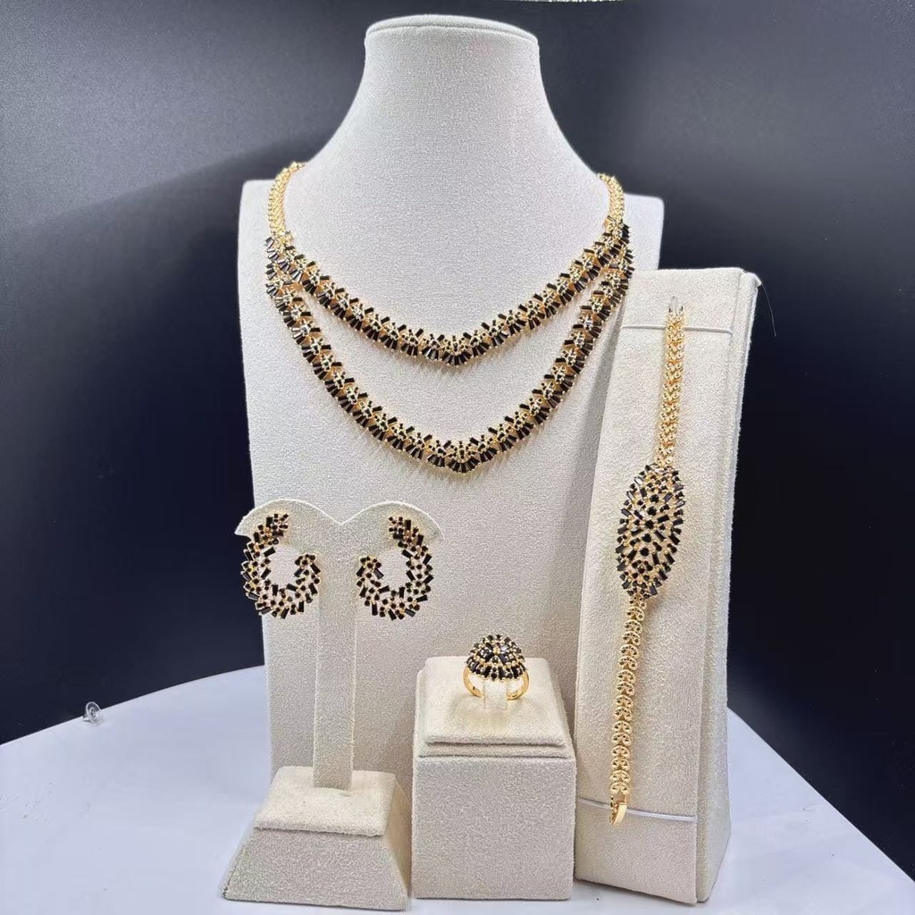 [MIMMS-20250701-0115] Butterfly Gold Pendant