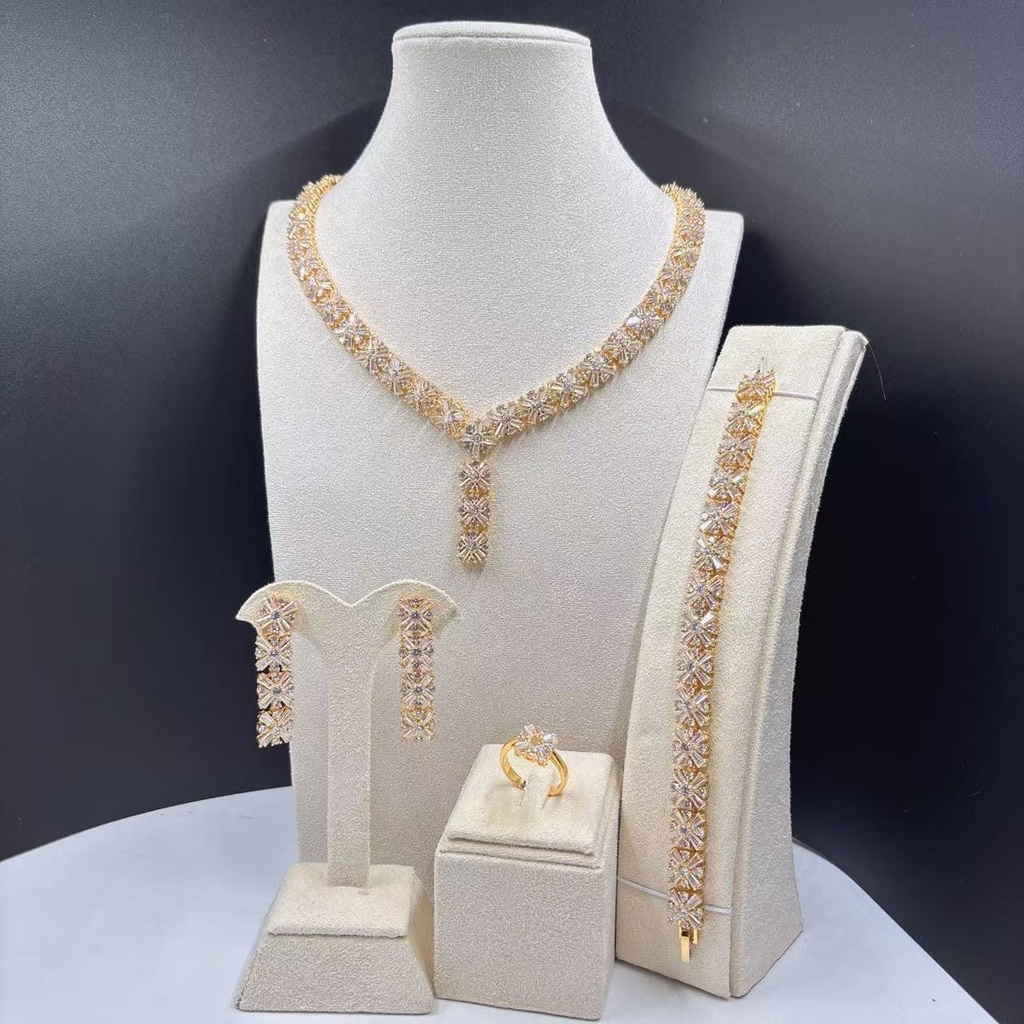 [MIMMS-20250701-0126] Nile Gold Chandelier Earrings