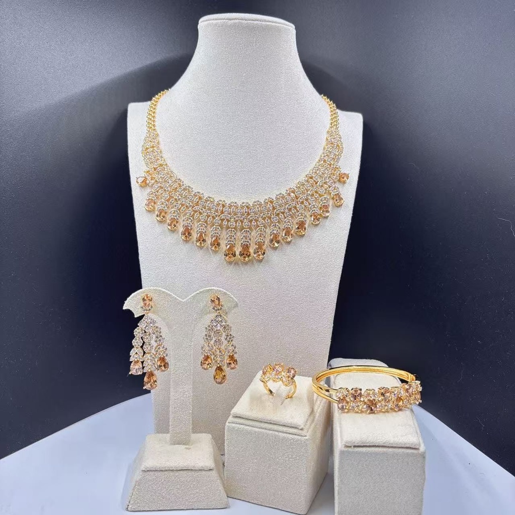 [MIMMS-20250701-0140] Shield Gold Earrings