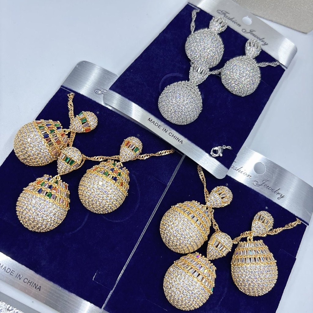 [ZIRCONIA-0025] Gold Pavé Globe Earrings