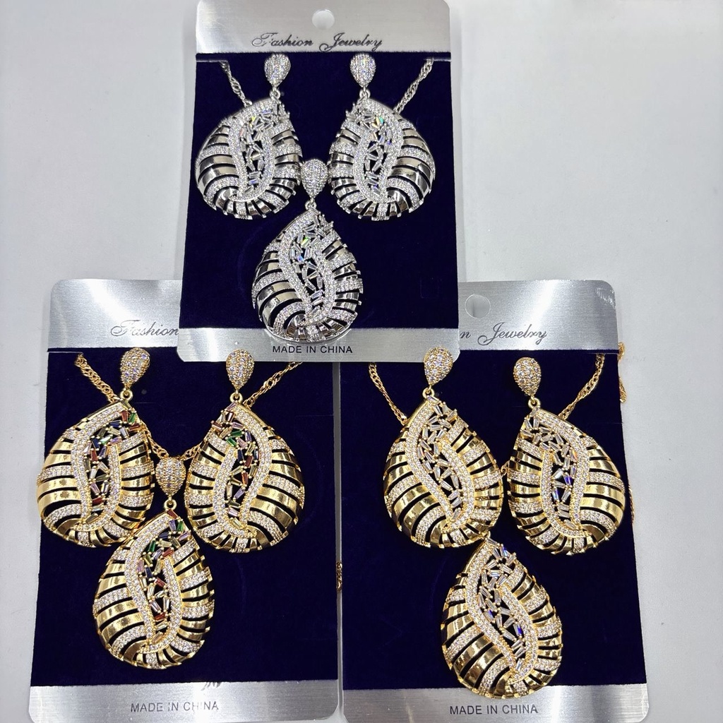 [ZIRCONIA-0072] Crystal Velvet 4-Piece Set