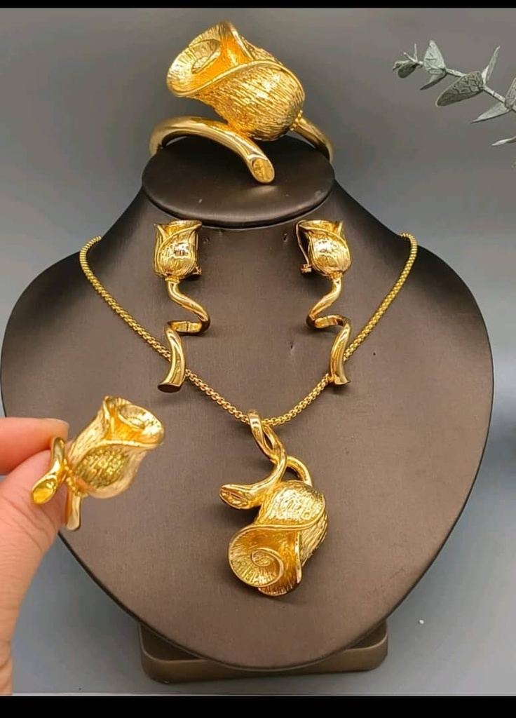 [MIMMS-20260814-0010] Gold Jewellery Set 04