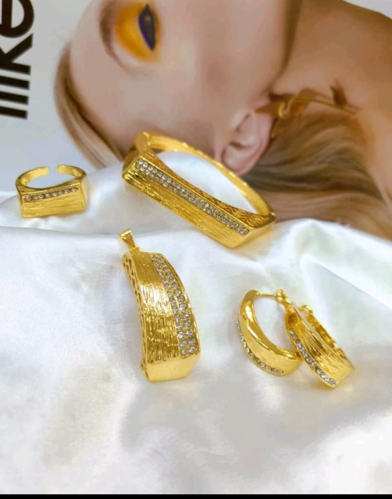 [MIMMS-20260814-0011] Gold Jewellery Set 05