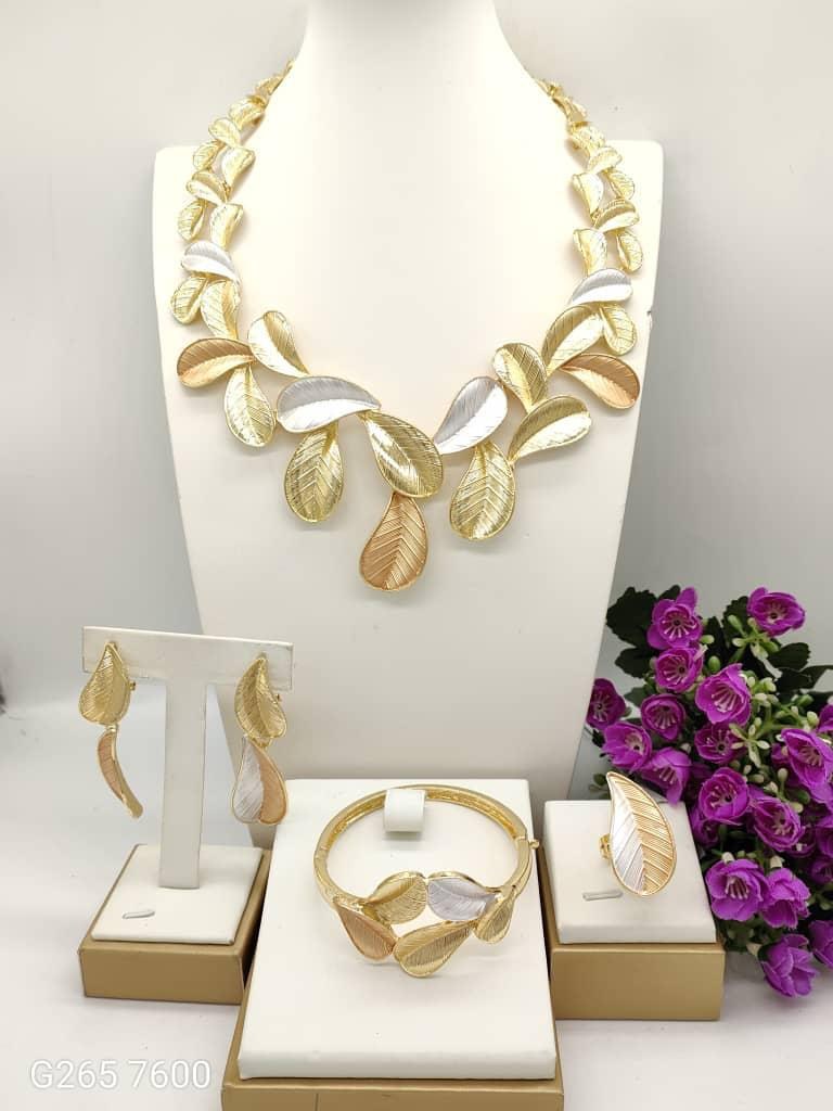 [MIMMS-20260814-0035] Gold 4-Piece Jewellery Set 10
