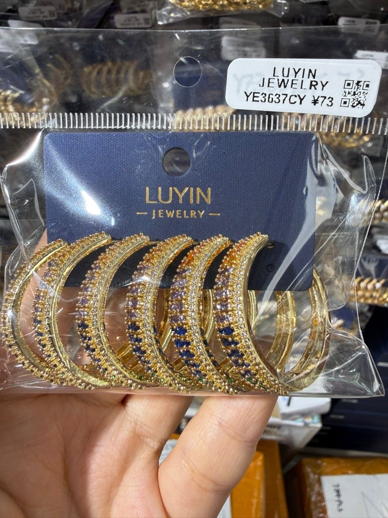 [MIMMS-20260814-0101] Zirconia Hoop Earrings 01