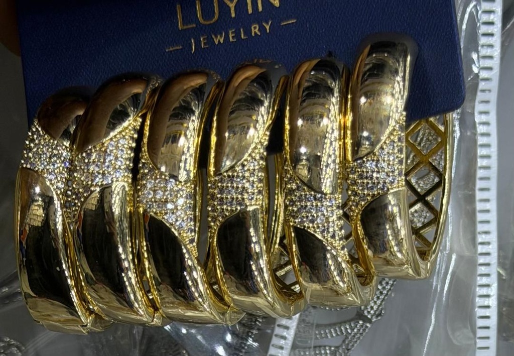 [MIMMS-20260814-0106] Zirconia Hoop Earrings 06
